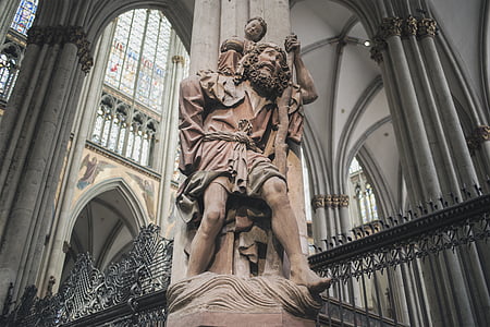man statue inside building thumbnail