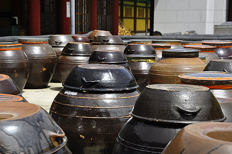 brown and black pot lot thumbnail