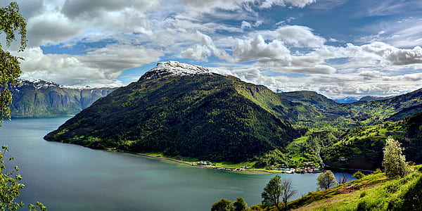 landscape photo of island thumbnail