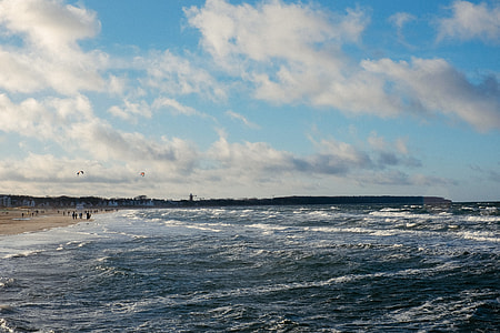 Cold sea waves thumbnail