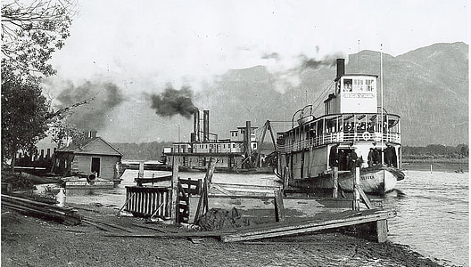 Steamboats on the river near Chiliwack, British Columbia, Canada thumbnail