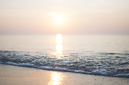 body of water beside shore thumbnail