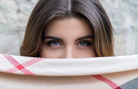 woman's face thumbnail