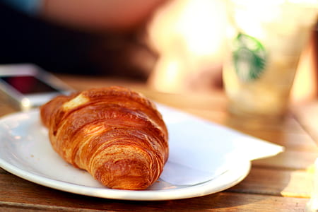 bread on plate thumbnail