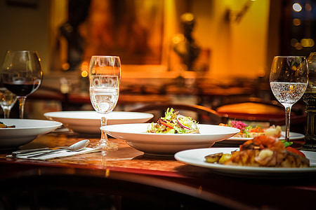 photo of tableware arrangement thumbnail