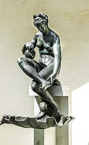 Venus, Bronze Statue thumbnail