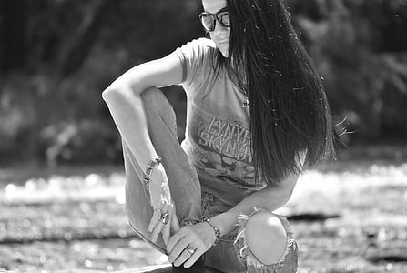 grayscale photo of woman in sunglasses thumbnail