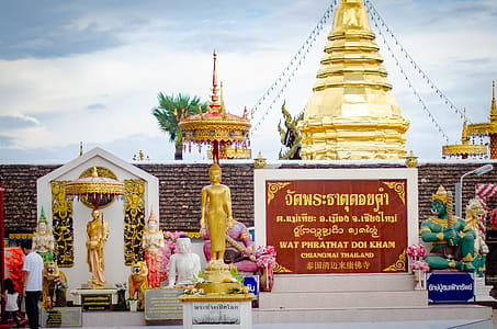 One of the most popular temple in Chiang Mai, Thailand thumbnail