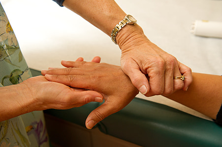 two people performing handshake thumbnail