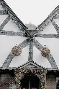 grapevine wreathed house arch thumbnail
