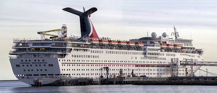 white cruise ship thumbnail