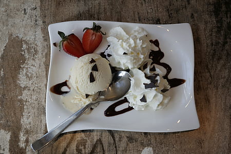 ice cream with strawberry on plate thumbnail