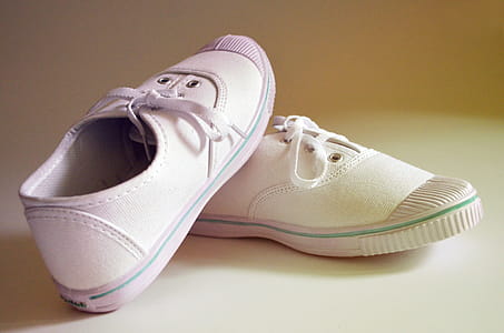 White canvas shoes thumbnail