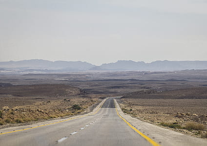 road with mountains background thumbnail