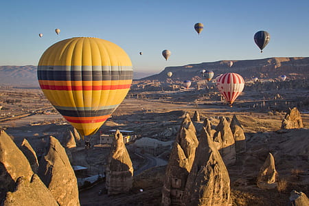 hot air balloons on the sky thumbnail