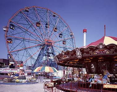 photo of carnival thumbnail