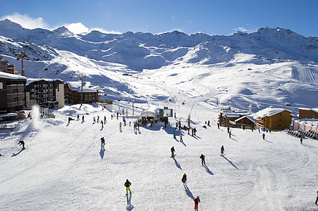 people walking on snowfield thumbnail