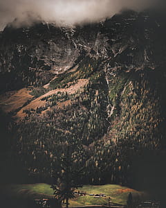 Light ray in the alps thumbnail