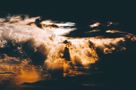 clouds with sun rays thumbnail