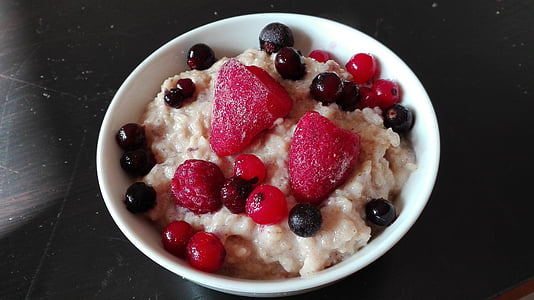 oatmeal in bowl thumbnail