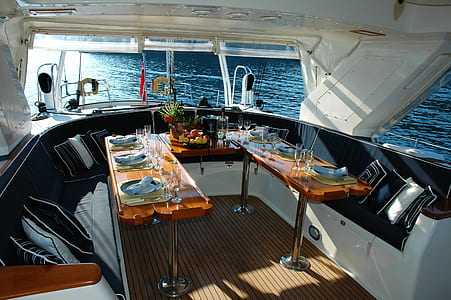 black and white yacht photography thumbnail