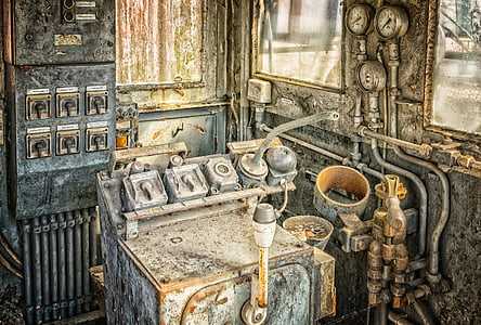 gray and brown industrial machine thumbnail