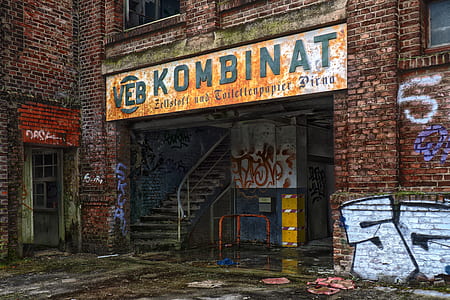 photo of Veb Kombinat signbuilding thumbnail