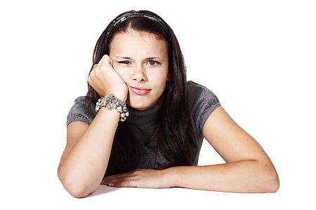 woman with face on right hand thumbnail