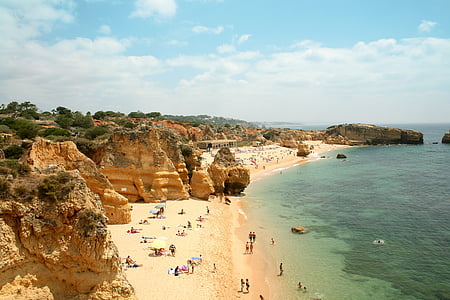 people on seashore thumbnail