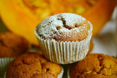 muffins with powder thumbnail