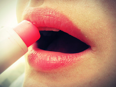 pink lipstick thumbnail