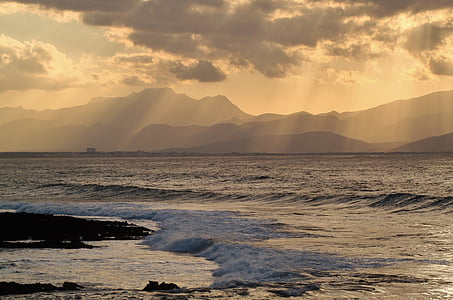 sea waves under gray sky thumbnail