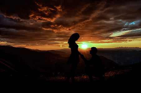 man proposing to woman thumbnail