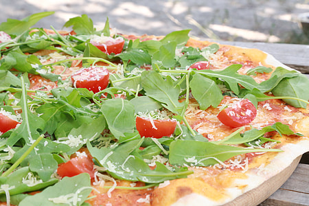 pizza with tomatoes thumbnail