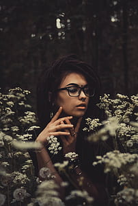 woman wearing eyeglasses thumbnail