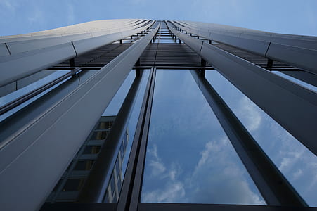 worm's eye view building thumbnail