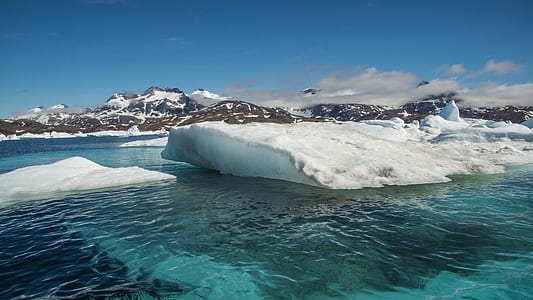 iceberg on water thumbnail