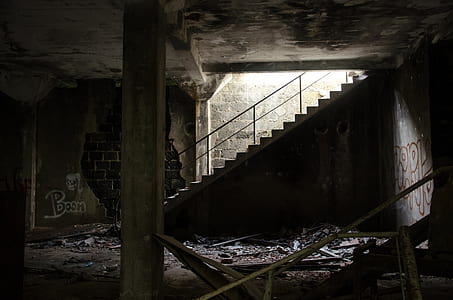 grey concrete stair case thumbnail