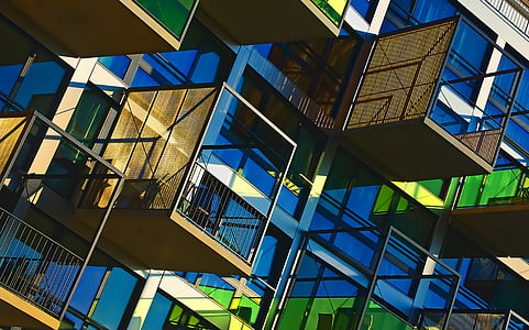 close-up photo of high-rise building at daytime thumbnail