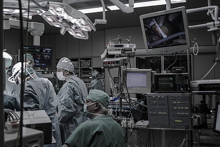 doctors in operating room thumbnail