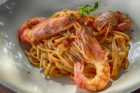 Cooked Shrimp With Noodles thumbnail