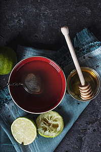 bowl of honey and lime slice thumbnail