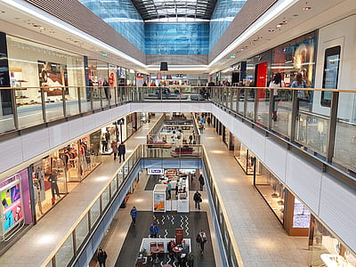 people inside mall thumbnail