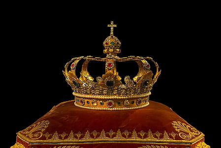 gold-colored crown thumbnail