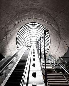 silver escalator thumbnail