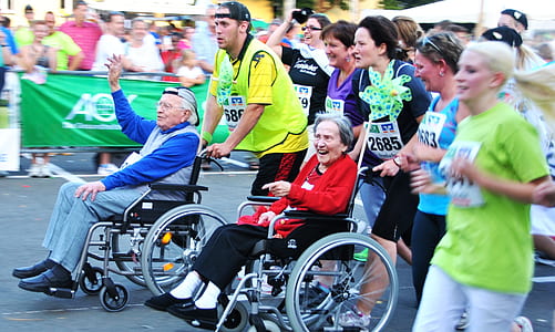 marathon during daytime thumbnail