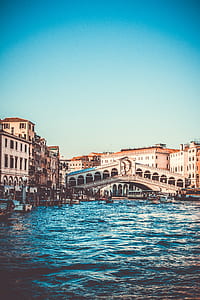 Rialto Bridge, Spain thumbnail
