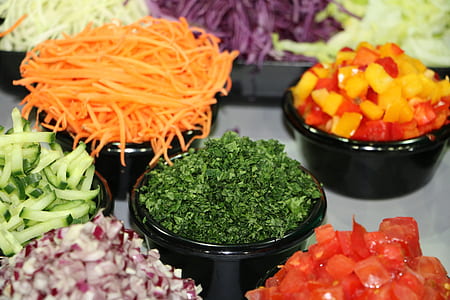close-up photography of sliced tomato, onions, and green vegetables thumbnail