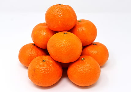 pile of orange fruits thumbnail