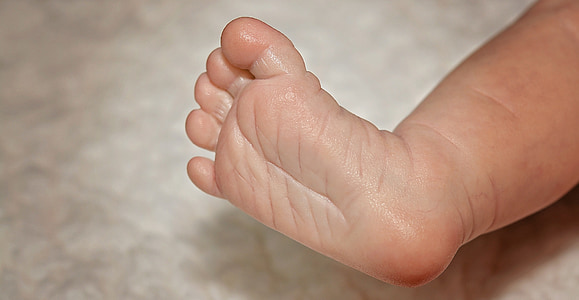 baby right foot thumbnail